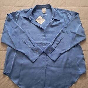 Woman's Calvin Klien Button Down Size XL